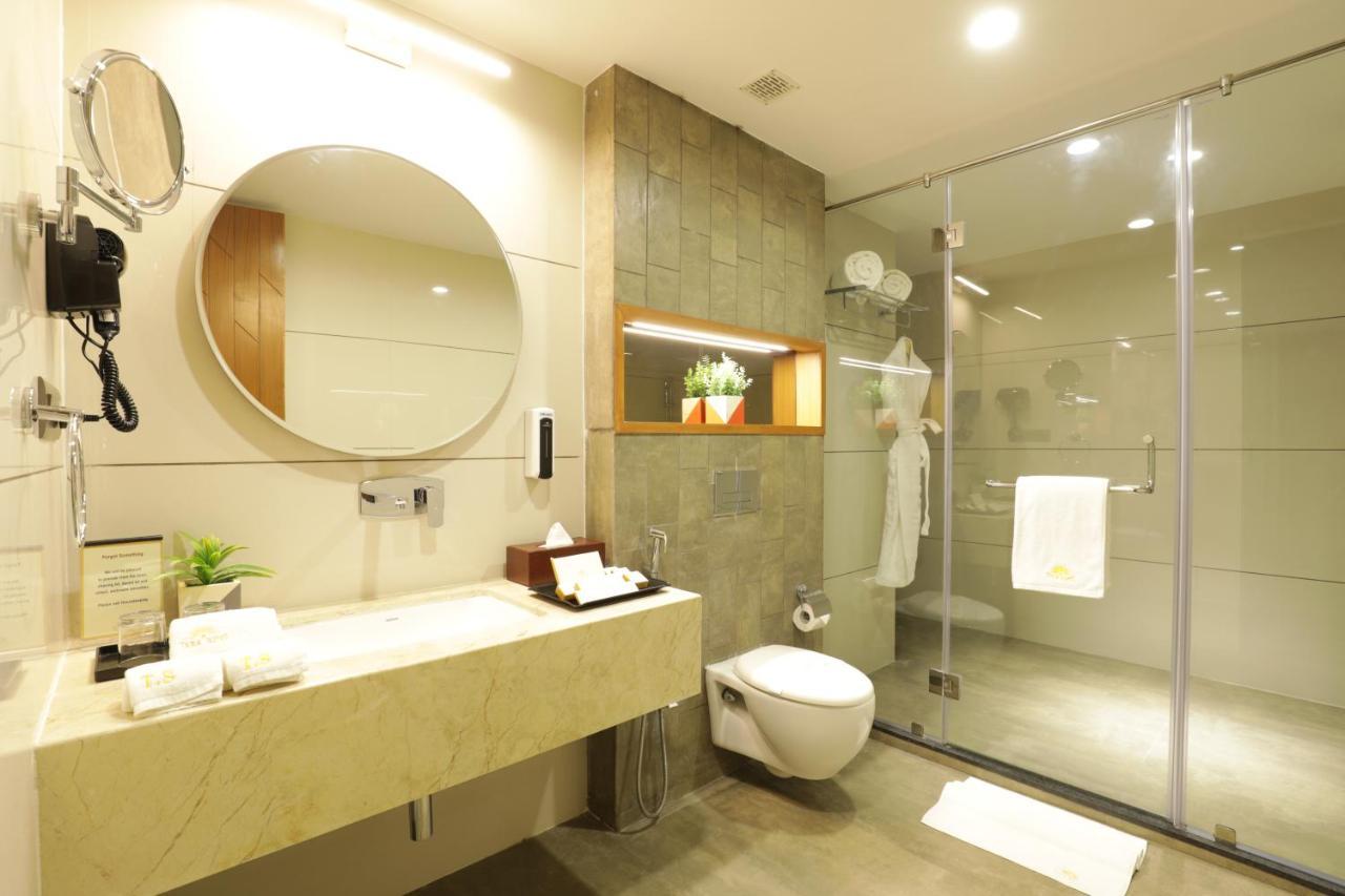 Tara Suns Hotel วาโดดารา ภายนอก รูปภาพ