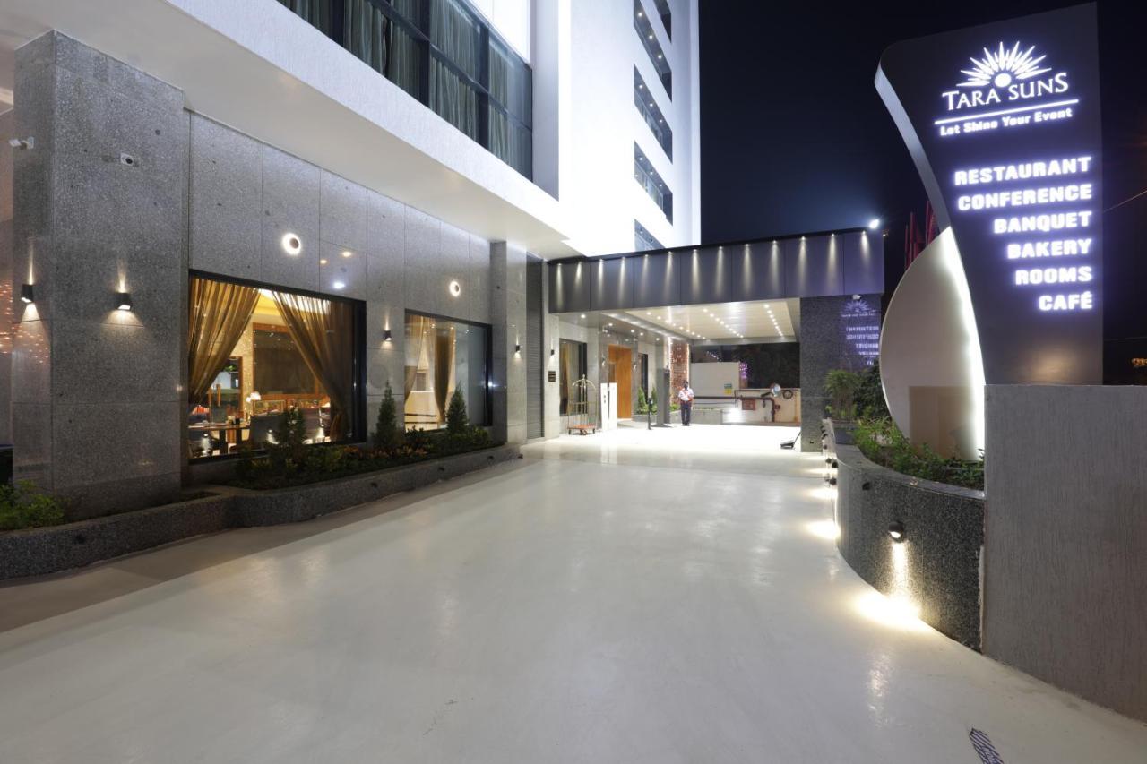 Tara Suns Hotel วาโดดารา ภายนอก รูปภาพ