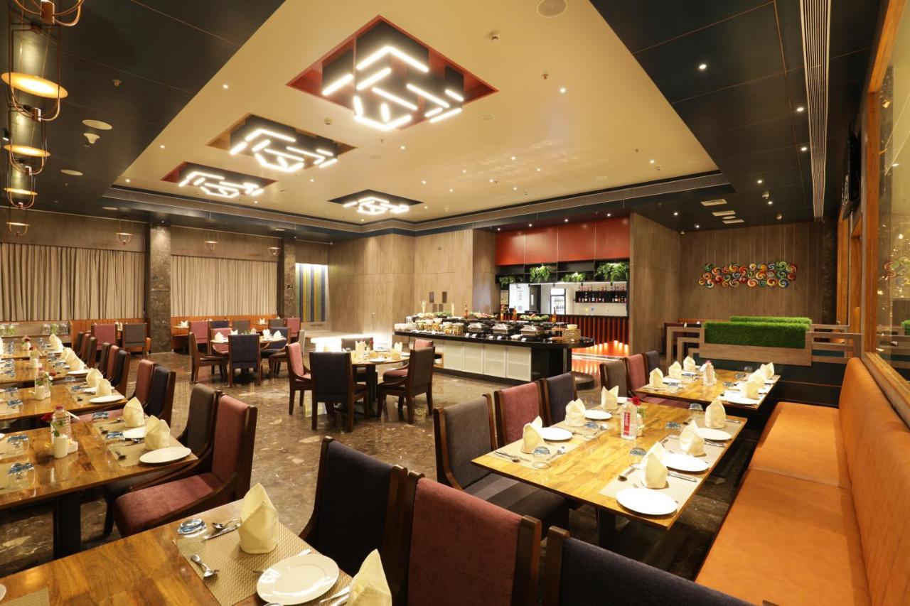 Tara Suns Hotel วาโดดารา ภายนอก รูปภาพ