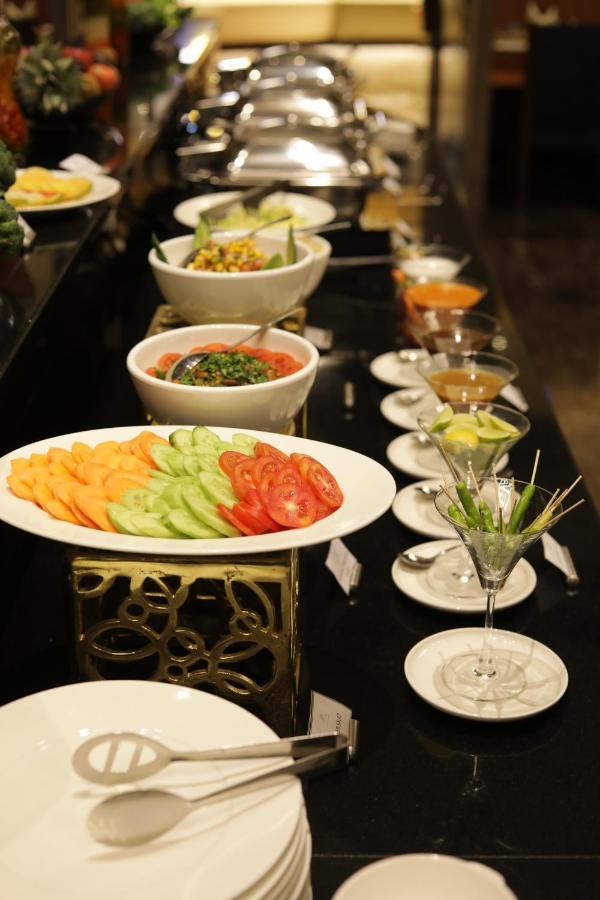 Tara Suns Hotel วาโดดารา ภายนอก รูปภาพ