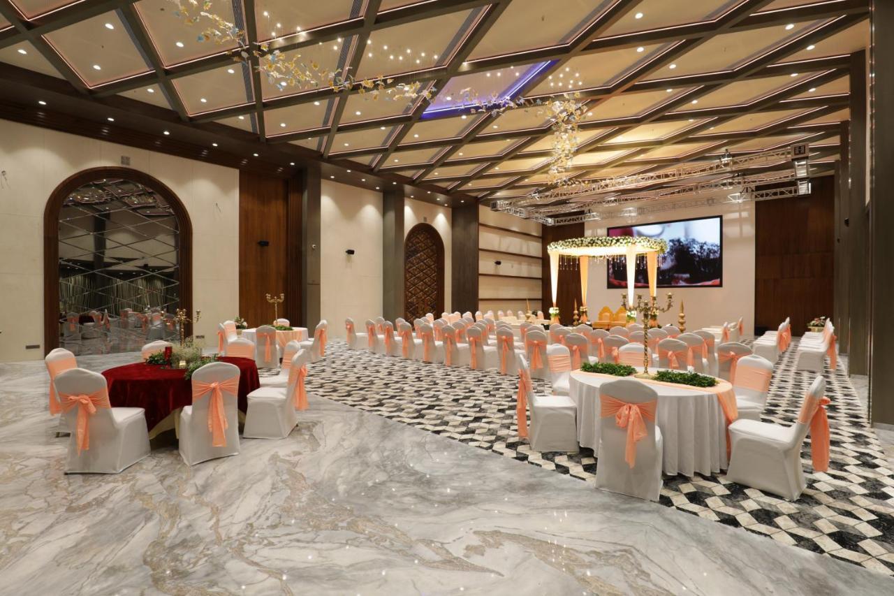 Tara Suns Hotel วาโดดารา ภายนอก รูปภาพ