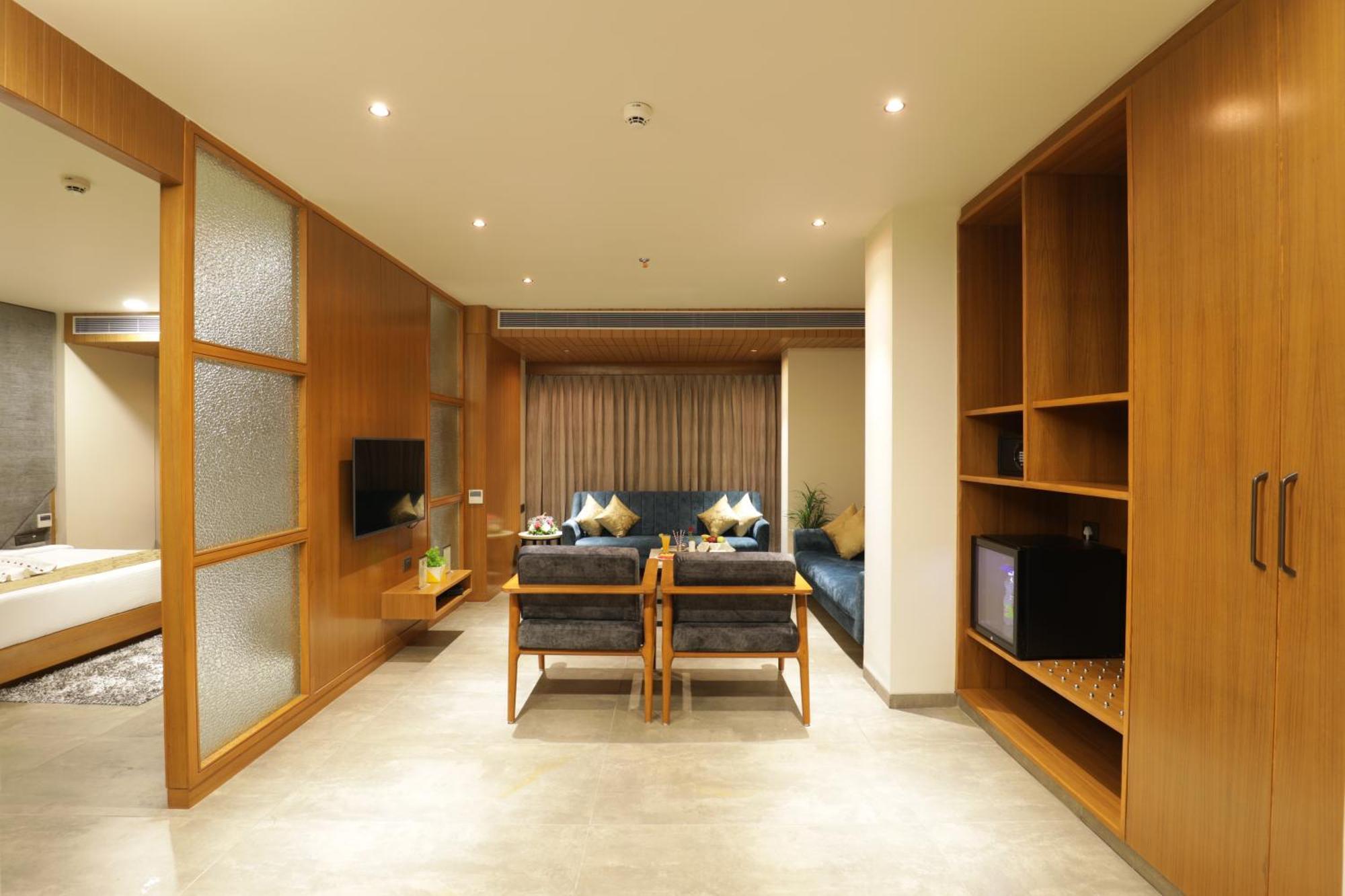 Tara Suns Hotel วาโดดารา ภายนอก รูปภาพ