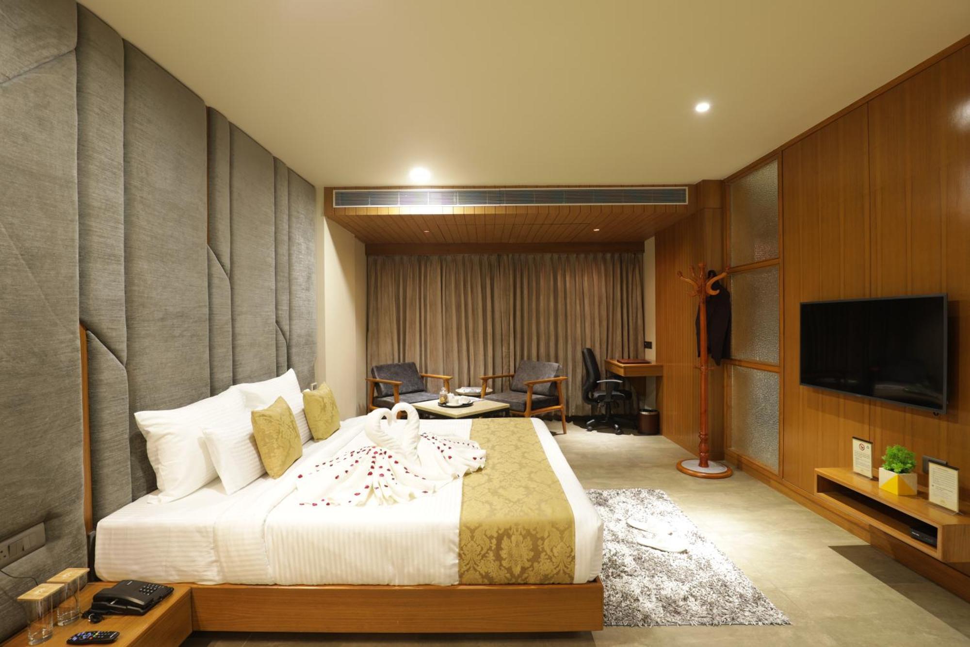 Tara Suns Hotel วาโดดารา ภายนอก รูปภาพ